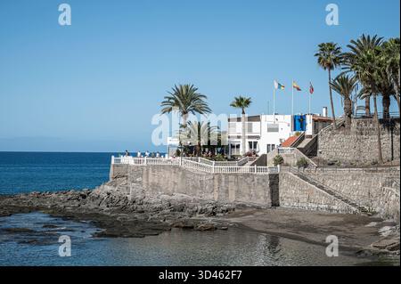 L’église des marins norvégiens sur la promenade du front de mer à Arguineguin, Gran Canaria, 3 mars 2024 Banque D'Images