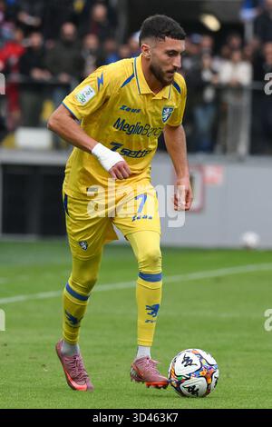 Frosinone, Italie. 8 novembre 2025, Benito Stirpe Stadium, Frosinone, Italie ; Serie BKT Football match ; Frosinone contre Modène ; Fares Ghedjemis de Frosinone crédit : Roberto Ramaccia/Alamy Live News Banque D'Images