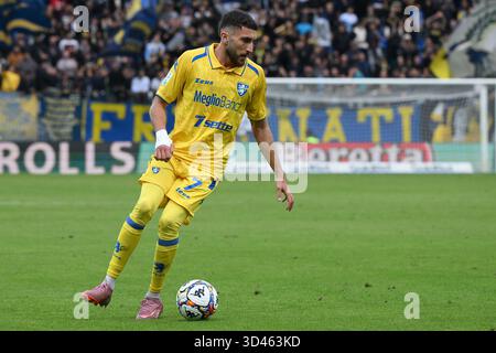 Frosinone, Italie. 8 novembre 2025, Benito Stirpe Stadium, Frosinone, Italie ; Serie BKT Football match ; Frosinone contre Modène ; Fares Ghedjemis de Frosinone crédit : Roberto Ramaccia/Alamy Live News Banque D'Images