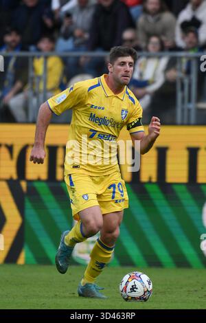 Frosinone, Italie. 8 novembre 2025, Benito Stirpe Stadium, Frosinone, Italie ; Serie BKT Football match ; Frosinone contre Modène ; Gabriele Bracaglia de Frosinone crédit : Roberto Ramaccia/Alamy Live News Banque D'Images