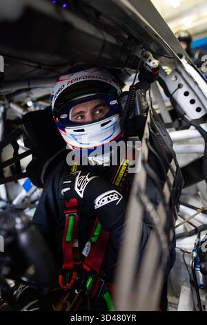 SARGEANT Logan (usa), Proton Competition, Ford Mustang LMGT3 #77, LM GT3, portrait lors du Rookie test 2025 du Championnat du monde d'Endurance FIA 2025, le 9 novembre 2025 sur le circuit international de Bahreïn à Sakhir, Bahreïn - photo Javier Jimenez/DPPI crédit : DPPI Media/Alamy Live News Banque D'Images