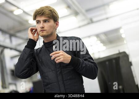 SARGEANT Logan (usa), Proton Competition, Ford Mustang LMGT3 #77, LM GT3, action lors du Rookie test 2025 du Championnat du monde d'Endurance FIA 2025, le 9 novembre 2025 sur le circuit international de Bahreïn à Sakhir, Bahreïn Banque D'Images