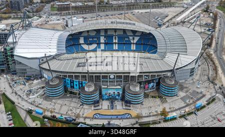 Une vue aérienne de l'Etihad Stadium avant le match de premier League Manchester City vs Liverpool à l'Etihad Stadium, Manchester, Royaume-Uni, le 9 novembre 2025 (photo de Mark Cosgrove/News images) *** GER AUT sui OUT *** Banque D'Images