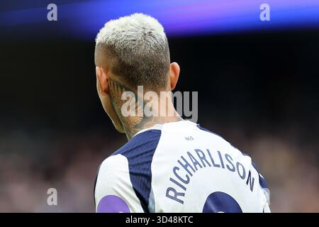 Londres, Royaume-Uni. 08 novembre 2025. Richarlison de Tottenham Hotspur regarde. Premier League match, Tottenham Hotspur contre Manchester Utd au Tottenham Hotspur Stadium à Londres le samedi 8 novembre 2025. Cette image ne peut être utilisée qu'à des fins éditoriales. Usage éditorial exclusif photo par Andrew Orchard/Alamy Live News Banque D'Images