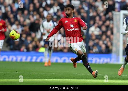 Londres, Royaume-Uni. 08 novembre 2025. Amad Diallo de Manchester Utd (16 ans) en action. Premier League match, Tottenham Hotspur contre Manchester Utd au Tottenham Hotspur Stadium à Londres le samedi 8 novembre 2025. Cette image ne peut être utilisée qu'à des fins éditoriales. Usage éditorial exclusif photo par Andrew Orchard/Alamy Live News Banque D'Images