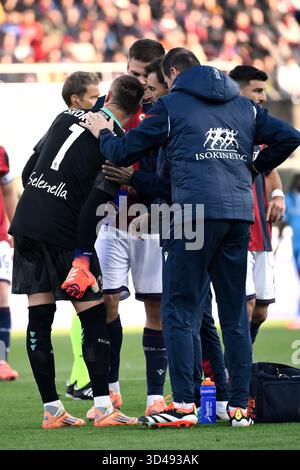 Bologne, Italie. 09 novembre 2025. Lukasz Skorupski du Bologna FC s'est blessé lors du match de Serie A 2025/2026 entre le Bologna FC et le SSC Napoli au stade Renato dall'Ara à Bologne (Italie), le 9 novembre 2025. Crédit : Insidefoto/Alamy Live News Banque D'Images