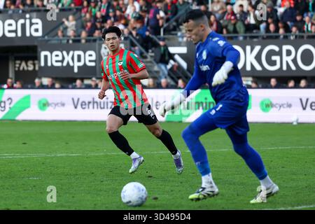 Nimègue, pays-Bas. 09 novembre 2025. NIJMEGEN, 09-11-2025, Goffertstade, saison 2025/2026, football néerlandais Eredivisie, match entre NEC et Groningen, photo montrant le joueur de NEC Kento Shiogai Credit : Pro Shots/Alamy Live News Banque D'Images
