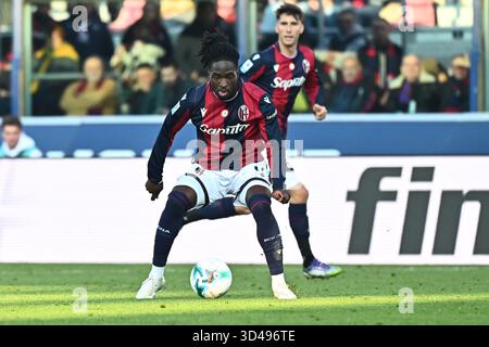 Bologne, Italie. 09 novembre 2025. Rowe of Bologna FC lors du match entre Bologna FC et SSC Napoli - Serie A Enilive au Stadio Dall'Ara le 09 novembre 2025 à Bologne, Italie. (Photo de Andrea Iommarini/ Alamy) crédit : Andrea Iommarini/Alamy Live News Banque D'Images