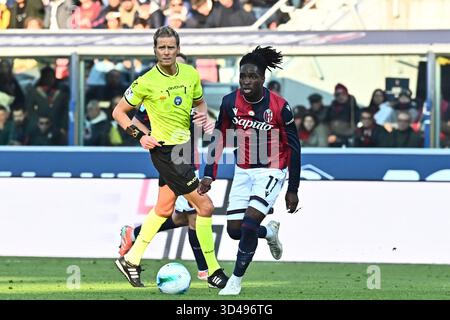 Bologne, Italie. 09 novembre 2025. Rowe of Bologna FC lors du match entre Bologna FC et SSC Napoli - Serie A Enilive au Stadio Dall'Ara le 09 novembre 2025 à Bologne, Italie. (Photo de Andrea Iommarini/ Alamy) crédit : Andrea Iommarini/Alamy Live News Banque D'Images