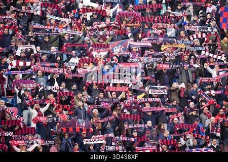 Bologne, Italie. 09 novembre 2025. Supporter de Bologne lors du match de Serie A entre Bologne et Napoli au stade Renato Dall'Ara de Bologne, Italie du Nord - dimanche 9 novembre 2025 - (photo Massimo Paolone/LaPresse) crédit : LaPresse/Alamy Live News Banque D'Images