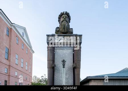 Uppsala, Suède – Statue du roi Gustav Vasa près du château d'Uppsala, commémorant le fondateur de la Suède moderne et de sa monarchie. Banque D'Images