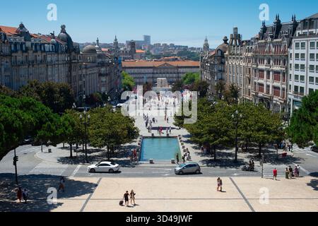 PORTO, PORTUGAL - 6 juillet 2024 : paysage urbain de Porto, vue de la Camara do Porto - le conseil municipal de Porto Banque D'Images
