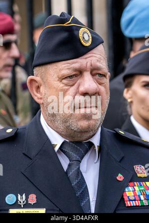 Whitehall, Londres, Royaume-Uni. 9 novembre 2025. La 11ème heure du 11ème jour. Des milliers de personnes se rassemblent au cénotaphe de Londons pour se souvenir des Nations mortes à la guerre. Les vétérans et les militaires en service participent à la marche passée. Sa majesté le Roi a conduit les personnes rassemblées dans un silence de 2 minutes suivi par le dépôt de couronnes par des membres de la famille royale et d'autres dignitaires du Royaume-Uni et du monde entier : Credit Alamy Live News/Alan Fraser Banque D'Images