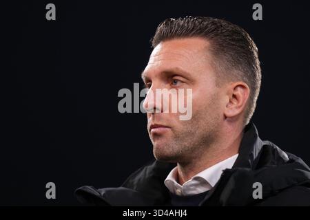 Deventer, pays-Bas. 09 novembre 2025. DEVENTER, 09-11-2025, de Adelaarshorst, saison 2025/2026, Néerlandais Eredivisie Football, match entre Go Ahead Eagles et Feyenoord, Picture montre Melvin Boel, entraîneur-chef de Go Ahead Eagles Credit : Pro Shots/Alamy Live News Banque D'Images
