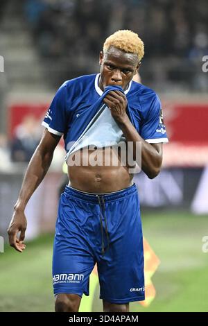Gand, Belgique. 09 novembre 2025. Hyllarion Goore de Gand est remplacé lors d'un match de football entre KAA Gent et KRC Genk, dimanche 09 novembre 2025 à Gand, le jour 14 de la première division 'Jupiler Pro League' 2025-2026 du championnat belge. BELGA PHOTO MAARTEN STRAETEMANS crédit : Belga News Agency/Alamy Live News Banque D'Images