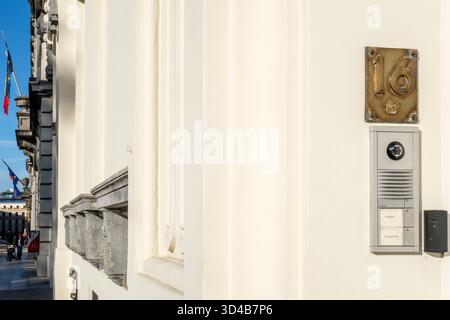 Derrière la façade néo-classique du 16 rue de la loi à Bruxelles, cohabitent la cellule stratégique du premier ministre, composé de ses conseillers p Banque D'Images
