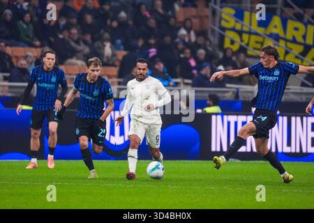 Milan, Italie. 09 novembre 2025. Pedro pendant le championnat italien Serie A match de football entre le FC Internazionale et le SS Lazio le 9 novembre 2025 au stade Giuseppe Meazza à Milan, Italie - photo Alessio Morgese/DPPI crédit : DPPI Media/Alamy Live News Banque D'Images