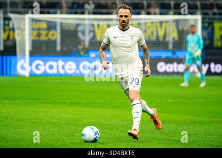 Milan, Italie. 09 novembre 2025. Manuel Lazzari (SS Lazio) lors du championnat italien Serie A match de football entre le FC Internazionale et le SS Lazio le 9 novembre 2025 au stade Giuseppe Meazza de Milan, Italie. Crédit : Luca Rossini/Alamy Live News crédit : Luca Rossini/Alamy Live News Banque D'Images