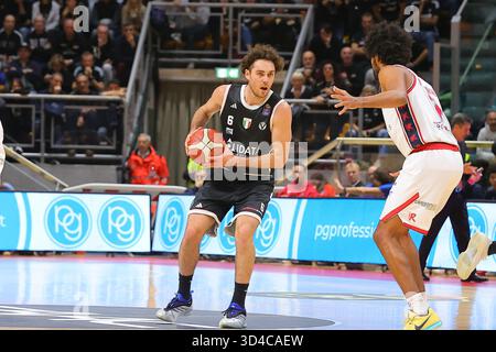 Bologne, Italie. 09 novembre 2025. 06 Alessandro PAJOLA Virtus Olidata Bologna [BASKETBALL] - ITALIEN SERIE A1 match Virtus Olidata Bologna - UNA Hotels Reggio Emilia 09-11-2025 07r Tomas Woldetensae UNA Hotels Reggio Emilia [BASKETBALL] - ITALIEN SERIE A1 match Virtus Olidata Bologna - UNA Hotels Reggio Emilia 09-11-2025 pendant Virtus Olidata Bologna vs una Hotels Reggio Emilia, Italian Basketball Serie A match in Bologna, Italie Alamy 2025 novembre 2009 Alamy Live News Banque D'Images