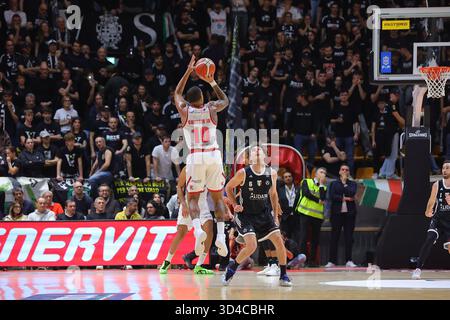 Bologne, Italie. 09 novembre 2025. 10 Troy Caupain UNA Hotels Reggio Emilia [BASKETBALL] - ITALIAN SERIE A1 match Virtus Olidata Bologna - UNA Hotels Reggio Emilia 09-11-2025 06 Alessandro PAJOLA Virtus Olidata Bologna [BASKETBALL] - ITALIAN SERIE A1 match Virtus Olidata Bologna - UNA Hotels Reggio Emilia 09-11-2025 pendant Virtus Olidata Bologna vs una Hotels Reggio Emilia, Italian Basketball Serie A match À Bologna, Italy, November 09 Alamy 2025 Live News Alamy Alessandro Alternative Alamy Alternative Alamy Alternative Alternative Alternative Altery Album Banque D'Images