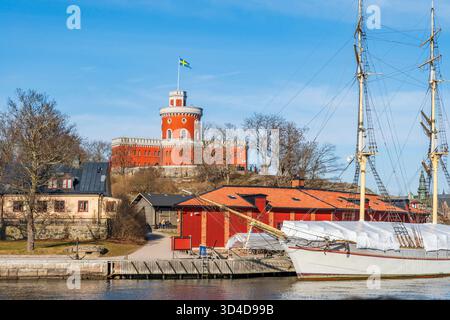 SUÈDE, STOCKHOLM - 08 MARS 2025 : vue sur le Kastellet - une petite citadelle sur l'îlot Kastellholmen dans le centre de Stockholm, Suède Banque D'Images