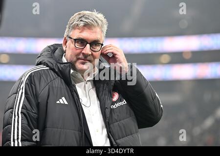 Francfort, Allemagne. 09 novembre 2025. Fussball 1. Bundesliga 10. Spieltag Eintracht Francfort - 1. FSV Mainz 05 AM 09.11.2025 im Deutsche Bank Park in Frankfurt Axel Hellmann ( Geschaeftsfuehrer Frankfurt ) la réglementation DFL interdit toute utilisation de photographies comme séquences d'images et/ou quasi-vidéo. Foto : Revierfoto crédit : ddp Media GmbH/Alamy Live News Banque D'Images