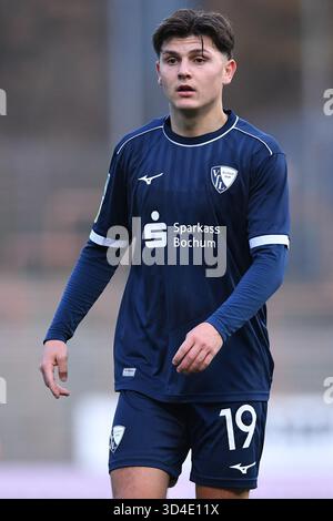 Oberhausen, Allemagne. 09 novembre 2025. Fussball Regionalliga Staffel Ouest 15. Spieltag Rot-Weiss Oberhausen - VfL Bochum II AM 09.11.2025 im Stadion Niederrhein in Oberhausen Lirim Jashari ( Bochum ) Foto : Revierfoto crédit : ddp Media GmbH/Alamy Live News Banque D'Images