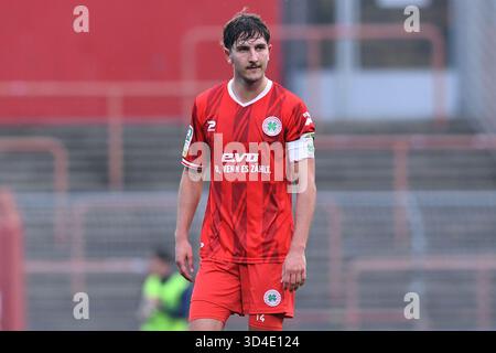 Oberhausen, Allemagne. 09 novembre 2025. Fussball Regionalliga Staffel Ouest 15. Spieltag Rot-Weiss Oberhausen - VfL Bochum II AM 09.11.2025 im Stadion Niederrhein in Oberhausen Nico Klass ( Oberhausen ) Foto : Revierfoto crédit : ddp Media GmbH/Alamy Live News Banque D'Images