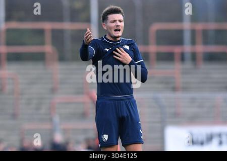Oberhausen, Allemagne. 09 novembre 2025. Fussball Regionalliga Staffel Ouest 15. Spieltag Rot-Weiss Oberhausen - VfL Bochum II AM 09.11.2025 im Stadion Niederrhein in Oberhausen Stevan Tasic ( Bochum ) Foto : Revierfoto crédit : ddp Media GmbH/Alamy Live News Banque D'Images