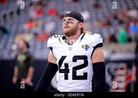 Houston, Texas, États-Unis. 9 novembre 2025. Jacksonville Jaguars Safety Andrew Wingard (42) avant le match NFL entre les Texans de Houston et les Jaguars de Jacksonville au NRG Stadium de Houston, Texas, le 9 novembre 2025. Houston a gagné, 36-29. (Crédit image : © Erik Williams/ZUMA Press Wire) USAGE ÉDITORIAL SEULEMENT ! Non destiné à UN USAGE commercial ! Banque D'Images