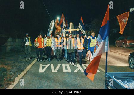 Valjevo, Serbie - 27 octobre 2025 : scènes de la marche étudiante de Cacak à Novi Sad. Protestation contre les autorités pour la responsabilité du Banque D'Images