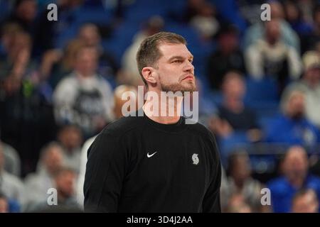 Orlando, Floride, États-Unis, 10 novembre 2025, Tiago Splitter, entraîneur-chef des Trail Blazers de Portland, au Kia Center. (Crédit photo : Marty Jean-Louis/Alamy Live News Banque D'Images