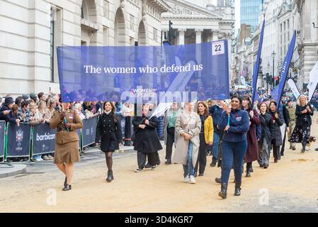 2025 Lady Mayor's Show procession dans la ville de Londres, Royaume-Uni. Événement historique traditionnel pour Lord ou Lady Mayor de Londres. Women in Defence UK Banque D'Images