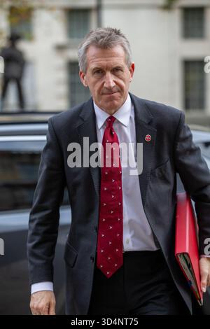 Londres, Royaume-Uni. 11 novembre 2025 Dan Jarvis MP, ministre de la sécurité, vu devant le Cabinet Office, 70 Whitehall crédit : Richard Lincoln/Alamy Live News Banque D'Images