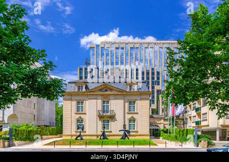 BGL BNP Paribas gestion de Patrimoine sur la rue Boulevard Royal à Luxembourg ville centre historique quartier ville haute en journée ensoleillée d'été Banque D'Images