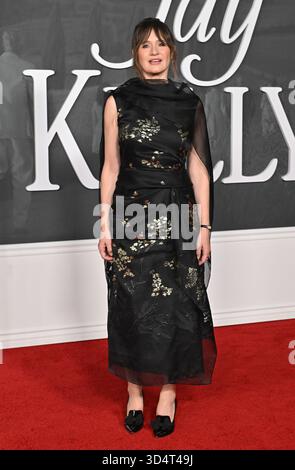 Hollywood, États-Unis. 11 novembre 2025. Emily Mortimer arrive à la première de « Jay Kelly » à Los Angeles au Théâtre égyptien le 11 novembre 2025 à Hollywood, CA. LISA OConnor/ Credit : AFF/Alamy Live News Banque D'Images