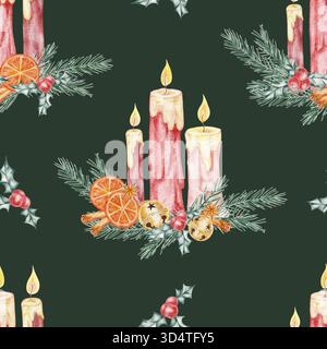 Motif vert foncé avec des bougies de l'Avent aquarelle, des oranges et du houx, dessiné à la main. Convient pour les emballages de vacances, la conception textile, l'emballage cadeau ou les éléments de décoration de Noël. Banque D'Images