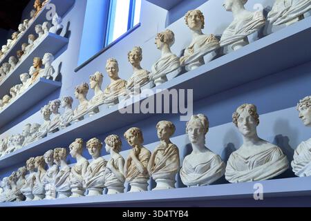 Portraits féminins, Lorenzo Bartolini, Gipsoteca, Plaster Cast Gallery, Accademia Gallery, Galleria dell'Accademia, Florence, Firenze, Toscane, Italie. Banque D'Images