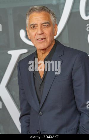 Los Angeles, CA, USA, 11 novembre 2025 George Clooney assiste à la première Netflix de 'Jay Kelly' au Egyptian Theatre Hollywood à Los Angeles, Californie, le 11 novembre 2025. Crédit : Carla Van Wagoner/Alamy Live News Banque D'Images