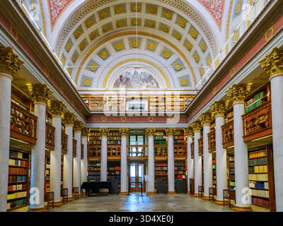 Helsinki, Finlande – 19 septembre 2024 : Bibliothèque nationale de Finlande (Kansalliskirjasto) à l'Université d'Helsinki. Vue intérieure. Europe du Nord Banque D'Images