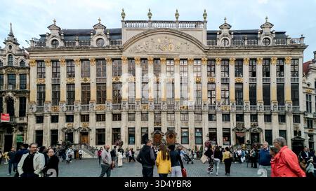 Bruxelles, Belgique - 29 août 2018 - Grand place bruxelles : architecture historique avec une foule diversifiée en belgique. Banque D'Images