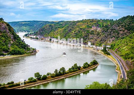 Vue du Rhin, Rhénanie-Palatinat, Allemagne, Europe. Château Katz sur la droite. Vue depuis Loreley Rock. Banque D'Images