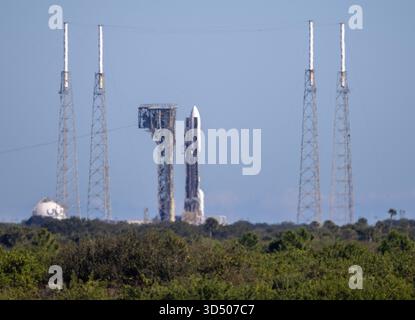 Cap Canaveral, États-Unis. 12 novembre 2025. L’approche des tempêtes solaires pourrait retarder le lancement du Viasat-3 ULA Atlas V 551 le jeudi 13 novembre 2025 car il a retardé le lancement de l’ESCAPADE Blue Origin NG-2 NASA aujourd’hui. & Deux lancements de SpaceX Starlink peuvent également devoir attendre. (Photo de Scott Schilke/SipaUSA) crédit : Sipa USA/Alamy Live News Banque D'Images