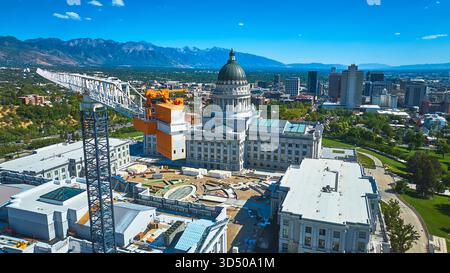 Aerial Utah State Capitol construction Crane Downtown Salt Lake City Wasatch Mountains Banque D'Images
