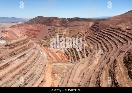 Vue de la mine de cuivre Morenci dans le comté de Greenlee en Arizona exploitée par Freeport-McMoRan, l'une des plus grandes mines de cuivre aux États-Unis Banque D'Images
