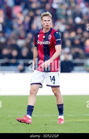 Bologne, Italie. 09 novembre 2025. Torbjorn Heggem du Bologna FC lors de la série Serie A Enilive match entre le Bologna FC 1909 et le SSC Napoli au Stadio Renato Dall'Ara le 9 novembre 2025 à Bologne, Italie crédit : Giuseppe Maffia/Alamy Live News Banque D'Images