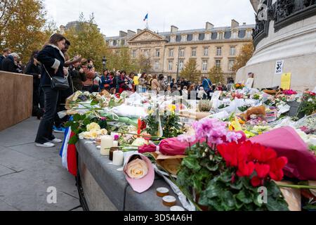 Paris, France. 13 novembre 2025. 13 novembre 2025 à Paris. Mémorial sur les lieux des attentats terroristes du 13 novembre 2015 - 13/11/2025 - France/Paris - Gilles Bader/le Pictorium crédit : LE PICTORIUM/Alamy Live News Banque D'Images