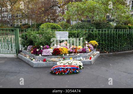 Paris, France. 13 novembre 2025. 13 novembre 2025 à Paris. Mémorial sur les lieux des attentats terroristes du 13 novembre 2015 - 13/11/2025 - France/Paris - Gilles Bader/le Pictorium crédit : LE PICTORIUM/Alamy Live News Banque D'Images