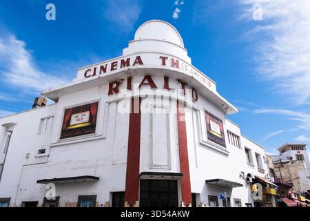 Casablanca, Maroc – L’emblématique Théâtre Cinéma Rialto, un bâtiment historique Art déco situé au cœur de Casablanca. Ce célèbre monument caractéristiques Banque D'Images