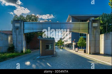 L'entrée historique du Studio Babelsberg, situé à Potsdam, Brandebourg, Allemagne. Banque D'Images